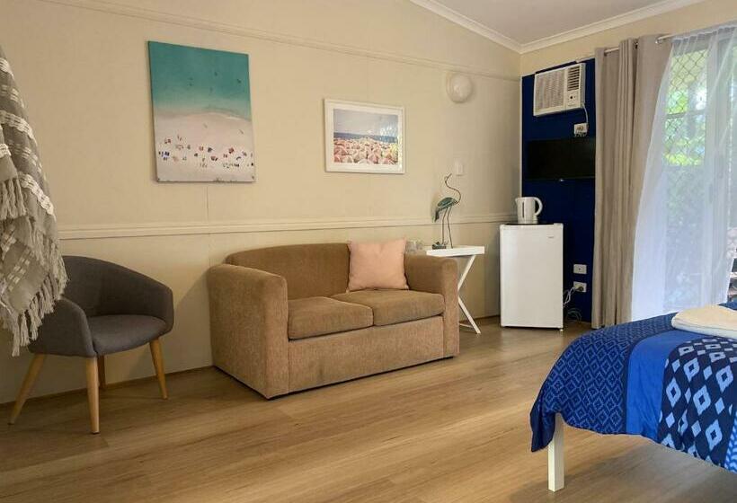 اتاق استاندارد, Colonial Village Resort