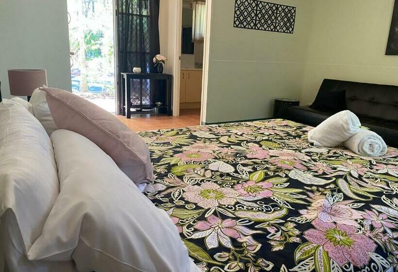 اتاق استاندارد, Colonial Village Resort