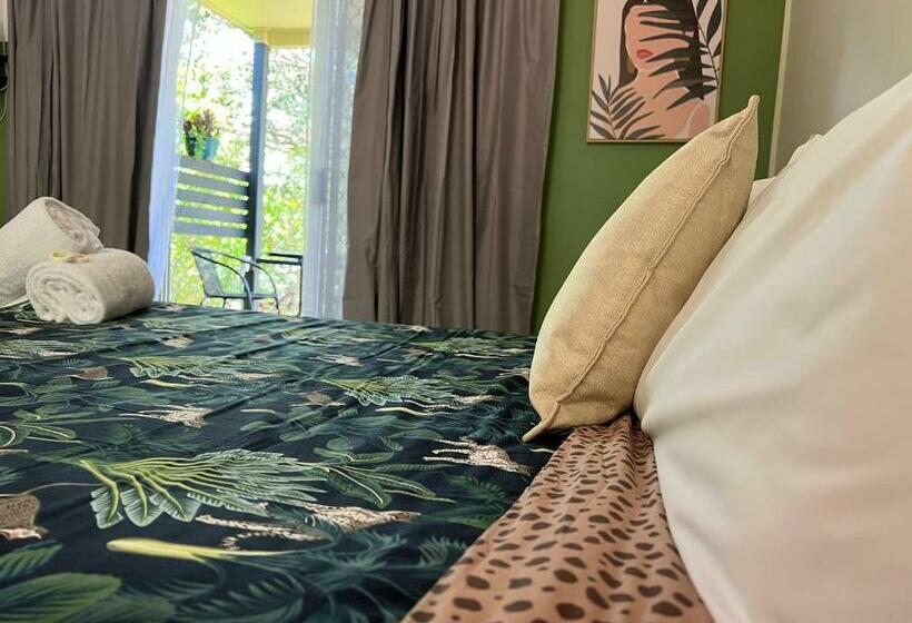 اتاق استاندارد, Colonial Village Resort