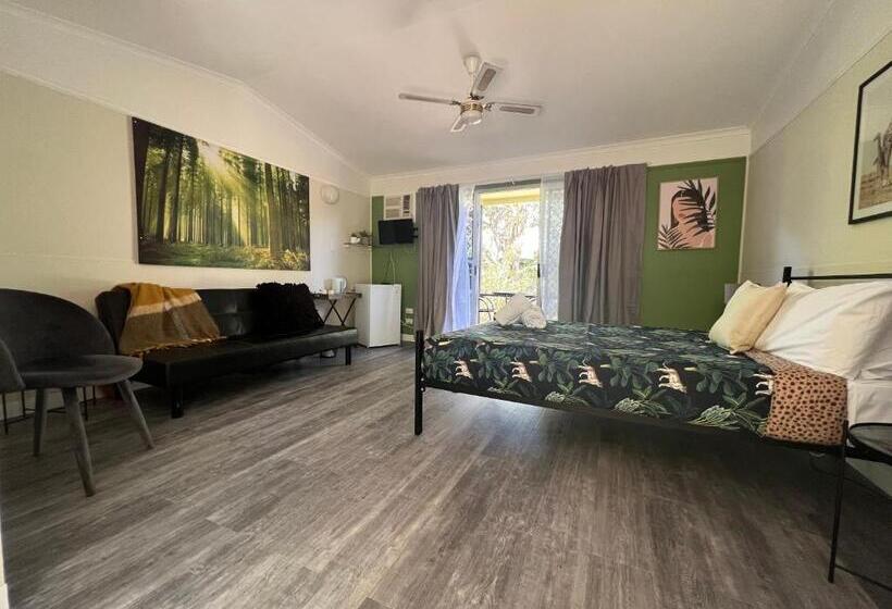 اتاق استاندارد, Colonial Village Resort