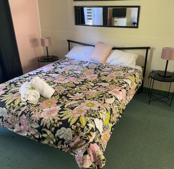 اتاق استاندارد, Colonial Village Resort