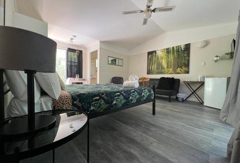 اتاق استاندارد, Colonial Village Resort