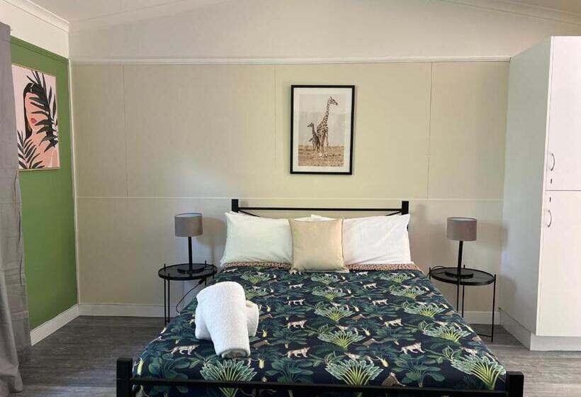 اتاق استاندارد, Colonial Village Resort