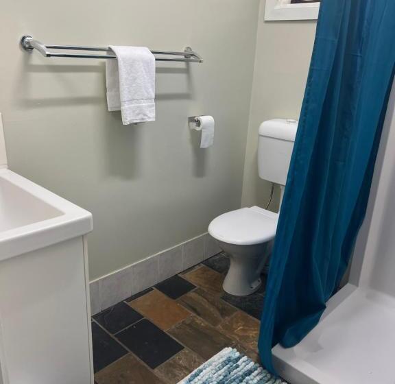 اتاق خانوادگی, Colonial Village Resort