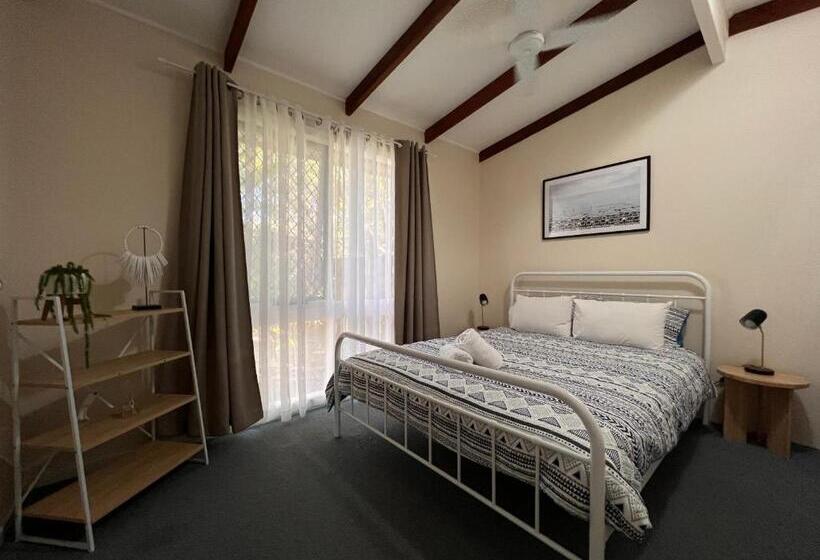 Семейный Номер, Colonial Village Resort