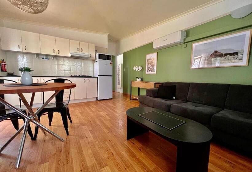 ویلای لوکس 1 خوابه, Colonial Village Resort