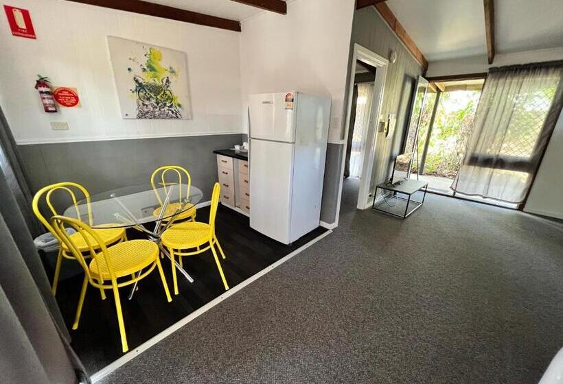 Номер Deluxe, Colonial Village Resort