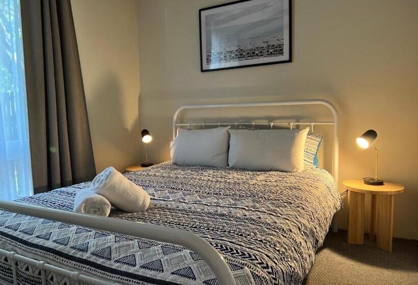 Семейный Номер, Colonial Village Resort