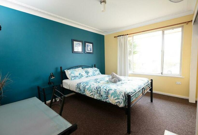 غرفة قياسية حمام مشترك, Ozzie Pozzie Backpackers   Port Macquarie Yha