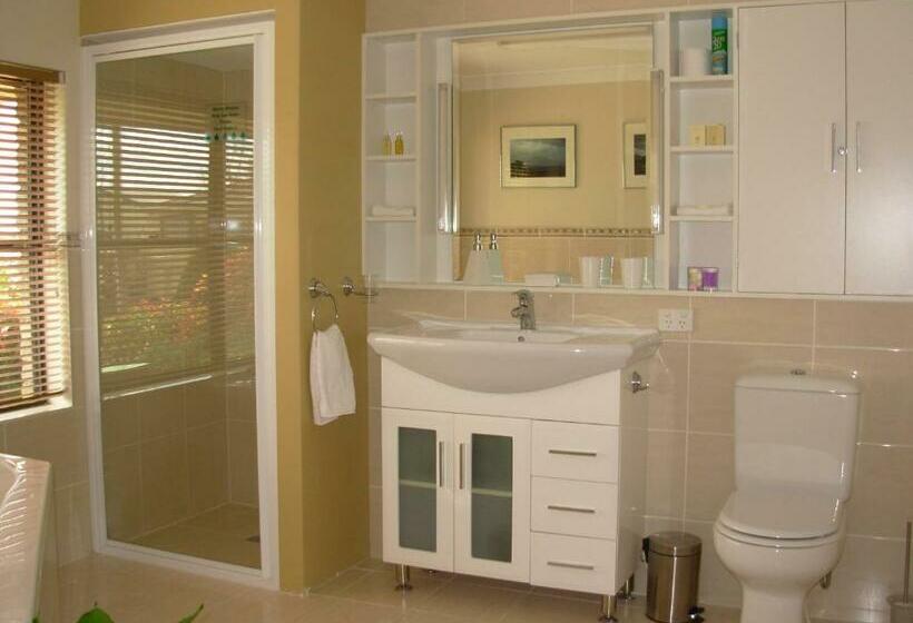 جناح ديلوكس, Bathurst Heights Bed & Breakfast