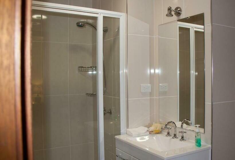 جناح ديلوكس, Bathurst Heights Bed & Breakfast