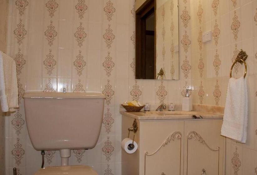 Номер Стандарт, Bathurst Heights Bed & Breakfast