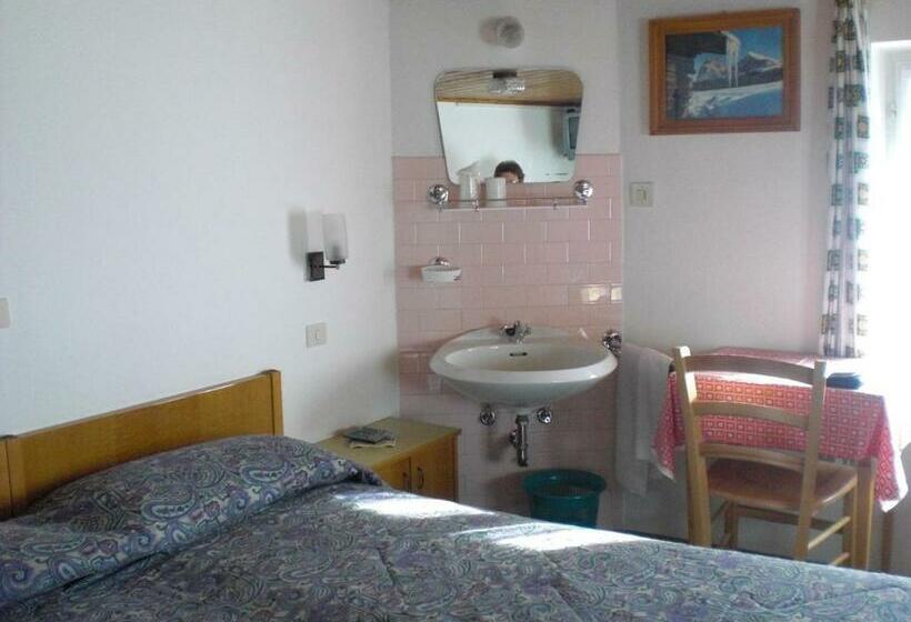 标准三人间共用浴室, B&b Rosalpina