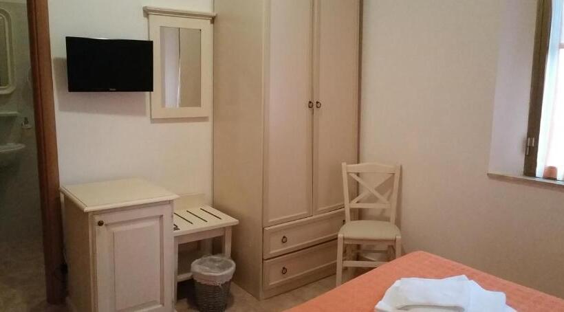 חדר בסיסי, Agrialbergo Capalbio