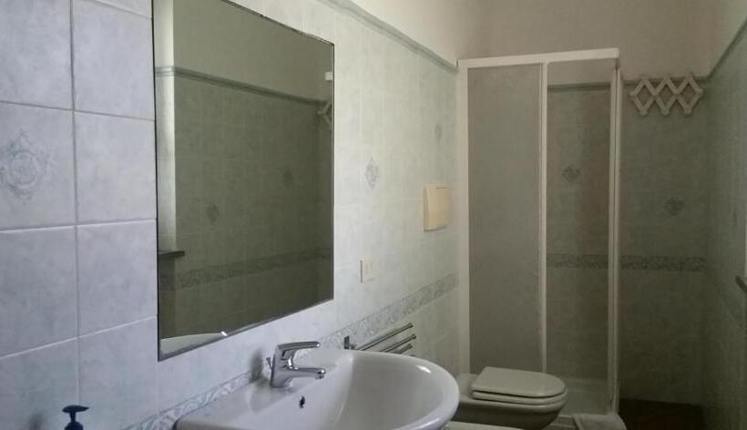 חדר קלאסי לשלושה, Agrialbergo Capalbio