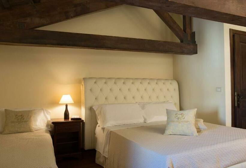 غرفة سوبيريور ثلاثية, Castello Castriota Scanderbeg