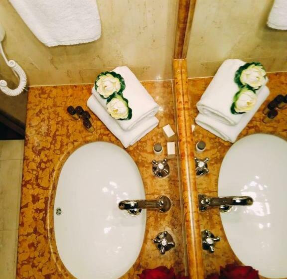 غرفة قياسية, Castello Castriota Scanderbeg