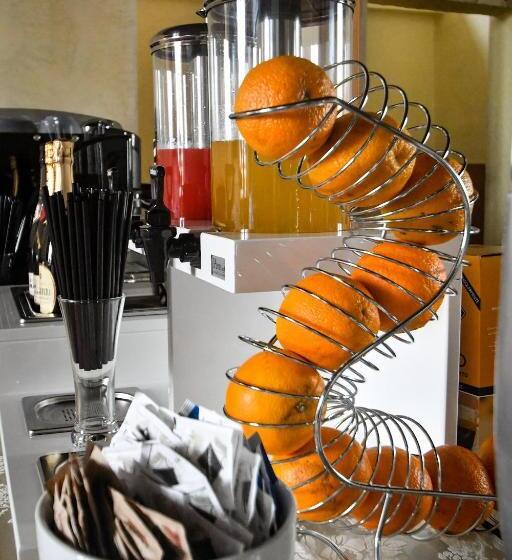 غرفة سوبيريور ثلاثية, Castello Castriota Scanderbeg