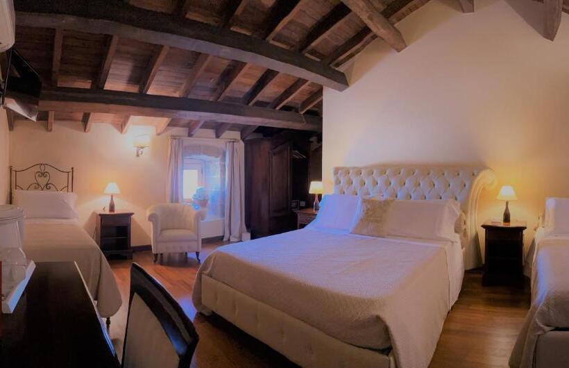 غرفة قياسية رباعية, Castello Castriota Scanderbeg