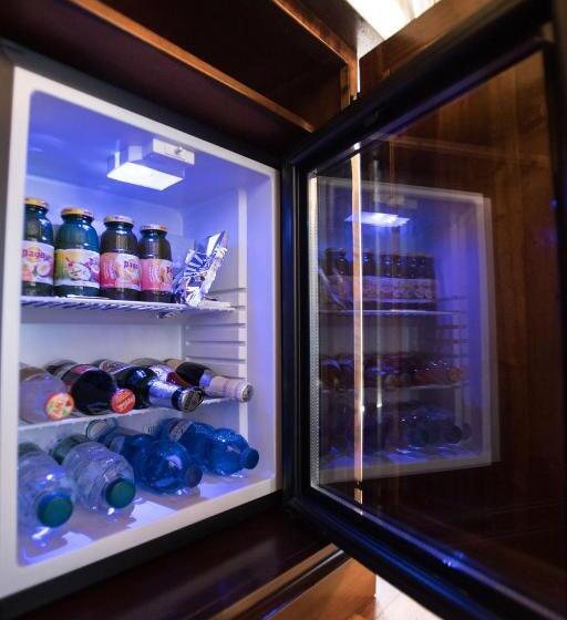 غرفة قياسية رباعية, Castello Castriota Scanderbeg