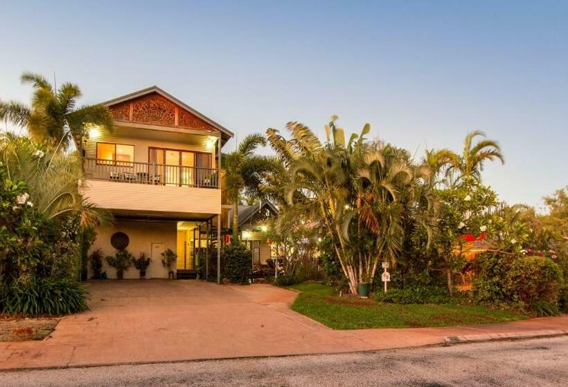 جناح, Reflections Broome