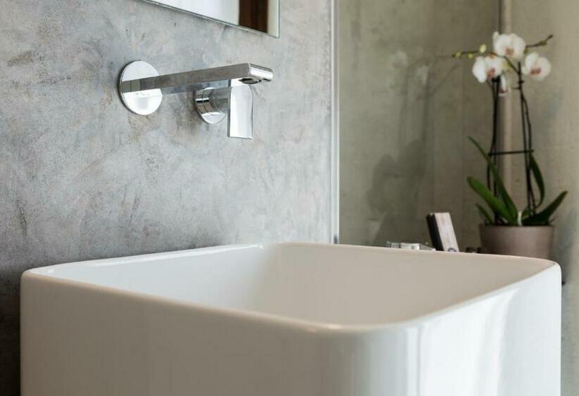 اتاق لوکس, Relais Bondaz