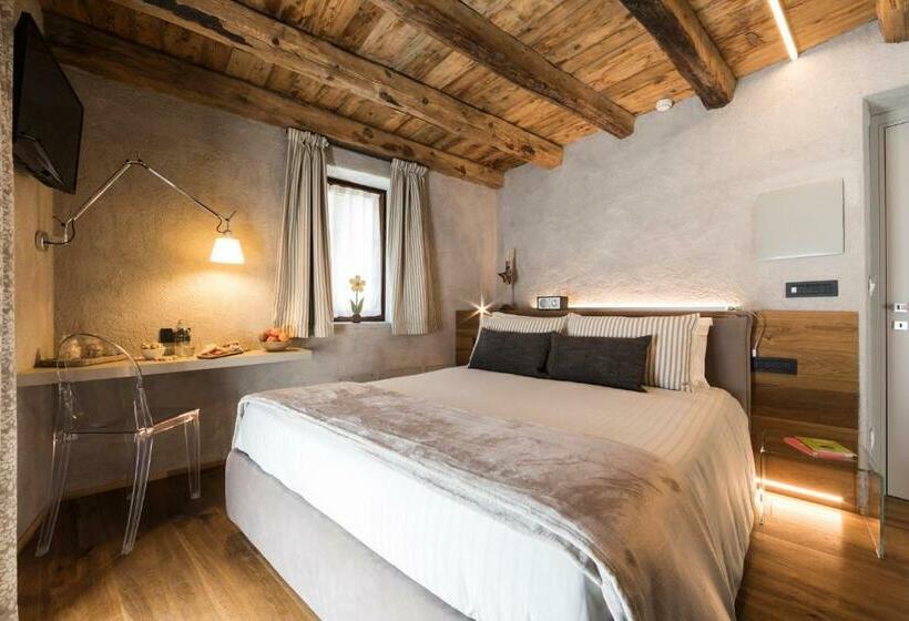 اتاق لوکس, Relais Bondaz