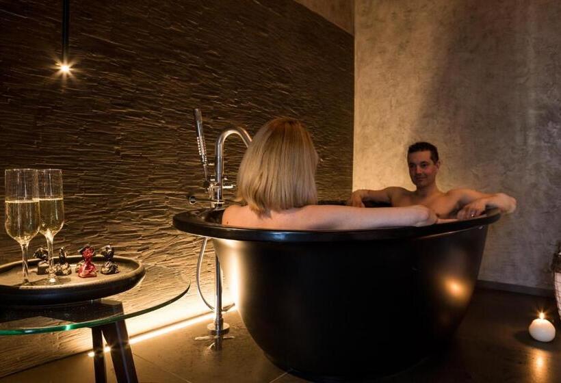 سوییت دوبلکس, Relais Bondaz
