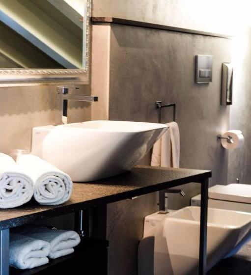 带按摩浴盆的套房, Sweet Life