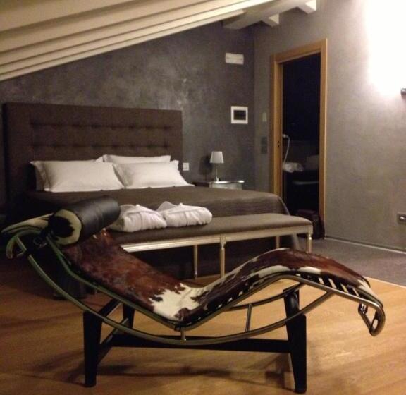 带按摩浴盆的套房, Sweet Life