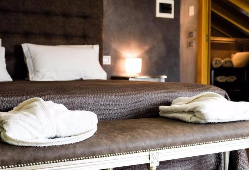 带按摩浴盆的套房, Sweet Life