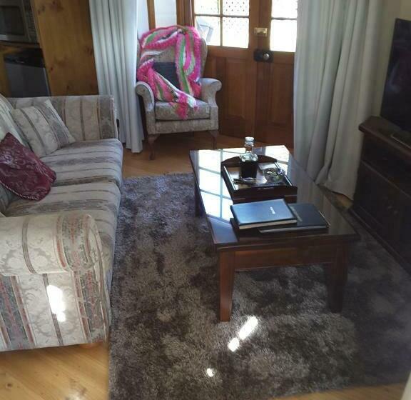 标准工作室, The Dove Cote