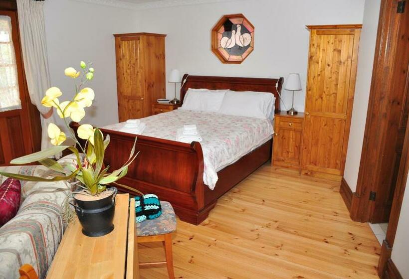 标准工作室, The Dove Cote