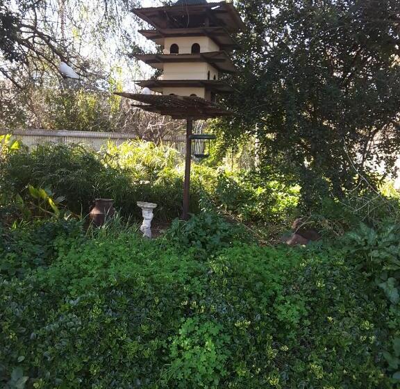 2间卧室的房子, The Dove Cote
