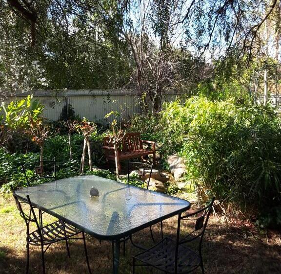 2间卧室的房子, The Dove Cote