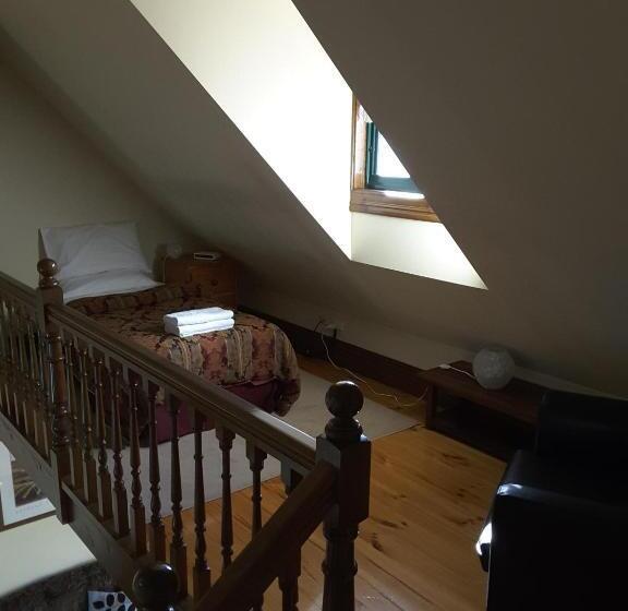 2间卧室的房子, The Dove Cote