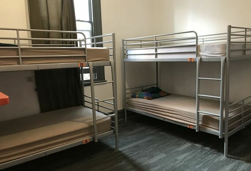 سرير فى غرفة مشتركه, Haus Accommodation   Hostel