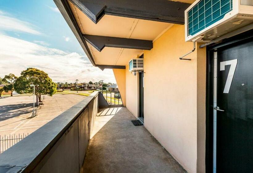 סטודיו סטנדרט, מיטה זוגית, Nightcap At Glengala