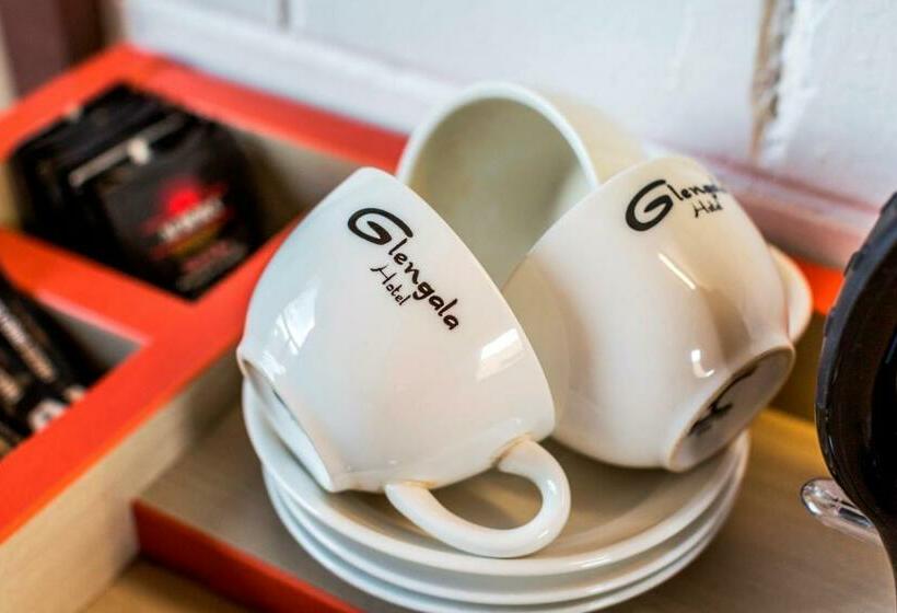 חדר סטודיו סטנדרד, Nightcap At Glengala