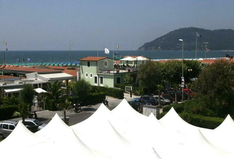 Номер Superior Вид на Море, Tenda Rossa