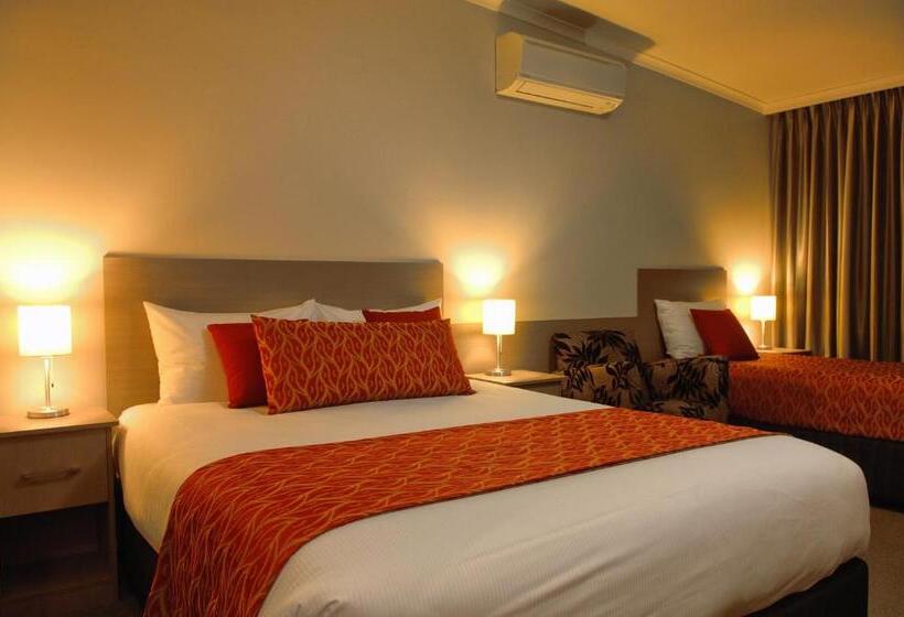 جناح سوبيريور, Tower Motor Inn