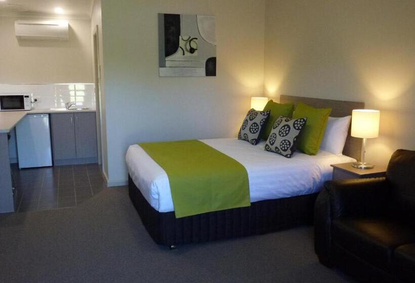 جناح سوبيريور, Tower Motor Inn