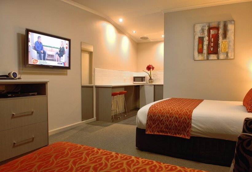 جناح سوبيريور, Tower Motor Inn