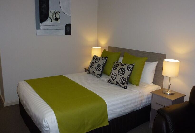 جناح سوبيريور, Tower Motor Inn