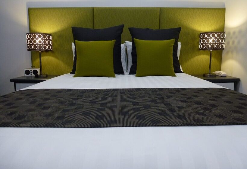 اتاق لوکس, Tower Motor Inn