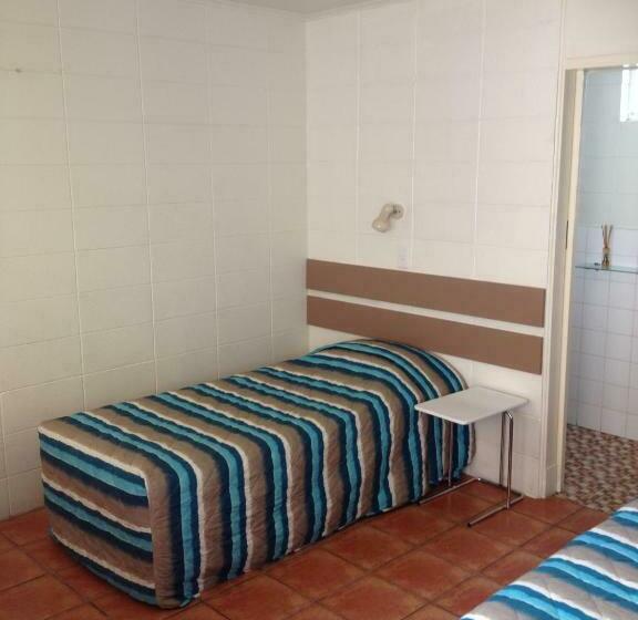 غرفة قياسية, Sunburst Motel