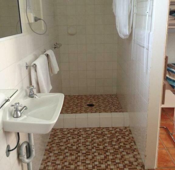 غرفة قياسية, Sunburst Motel