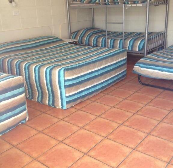 Семейный Номер, Sunburst Motel