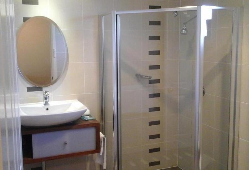 סוויטת 2 חדרי שינה, Willows Motel