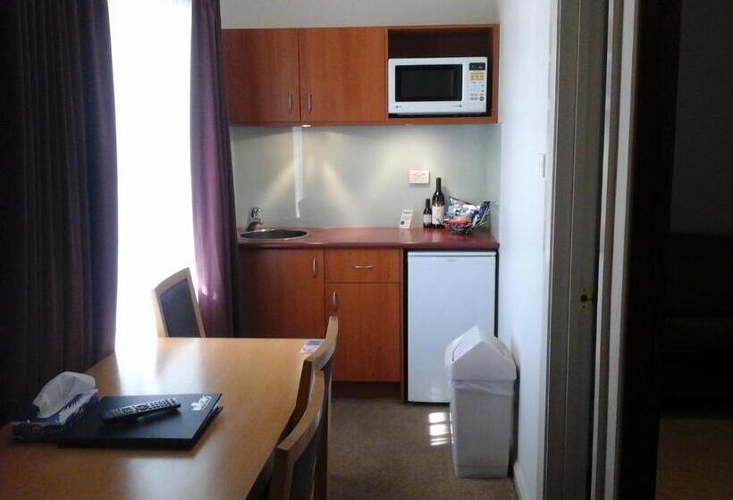 סוויטת 2 חדרי שינה, Willows Motel